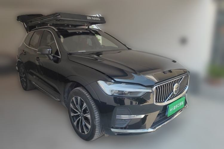 Used Volvo XC60 2024 B5 4x4 Smart Luxury Edition Front Right 45 Deg