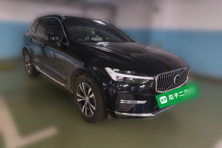 Used Volvo XC60 2024 B5 4x4 Smart Luxury Edition Front Right 45 Deg