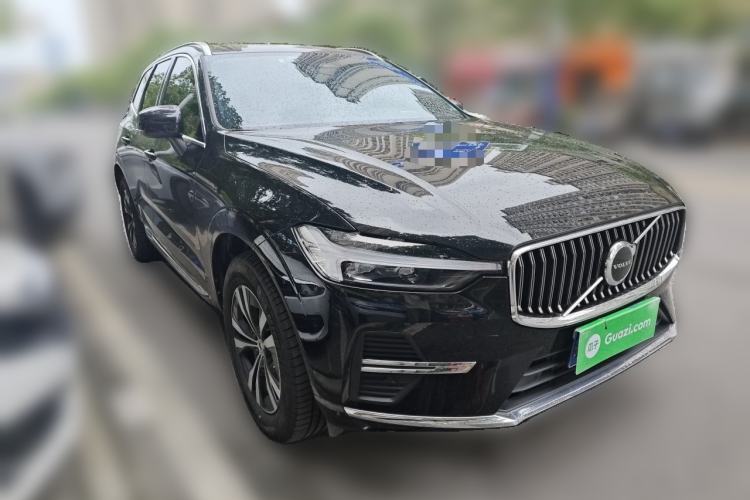 Used Volvo XC60 2024 B5 4x4 Smart Luxury Edition Front Right 45 Deg