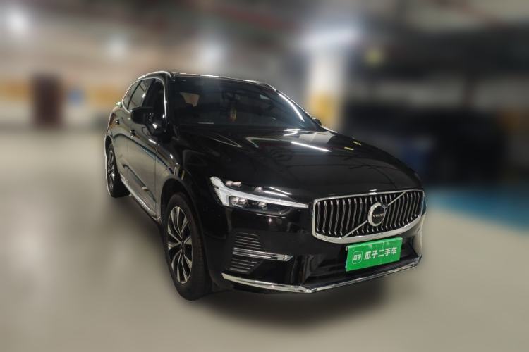 Used Volvo XC60 2024 B5 4x4 Smart Luxury Edition Front Right 45 Deg
