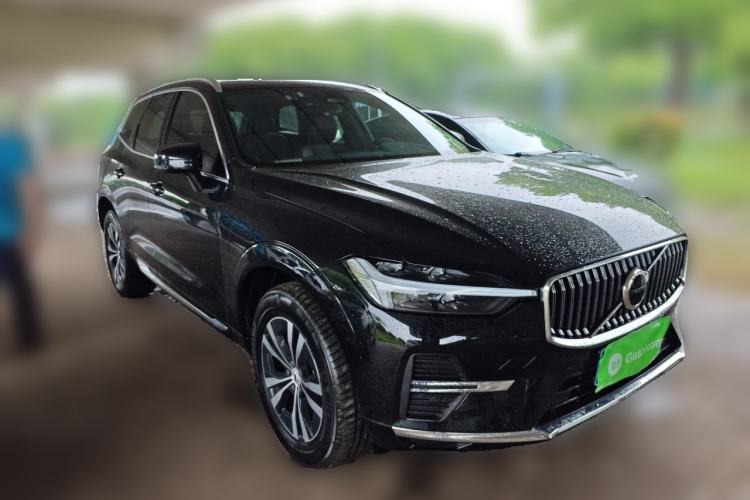 Used Volvo XC60 2024 B5 4x4 Smart Luxury Edition Front Right 45 Deg