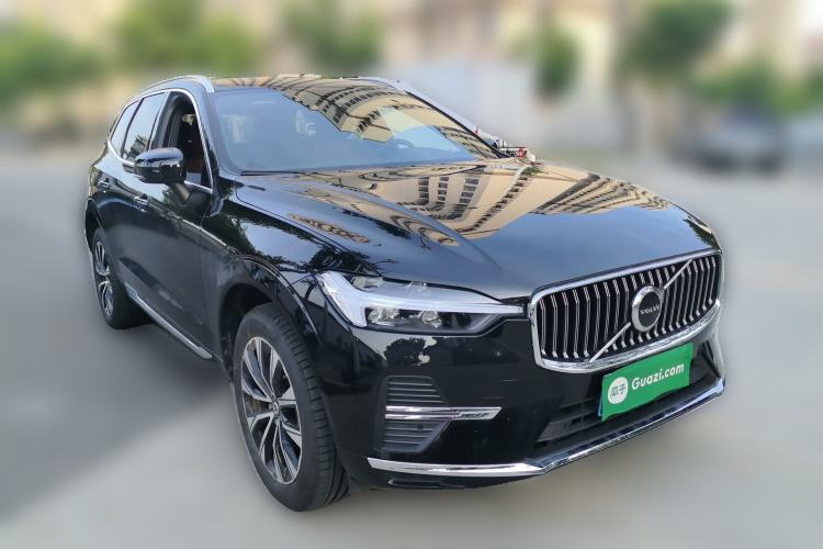 Used Volvo XC60 2024 B5 4x4 Smart Luxury Edition Front Right 45 Deg