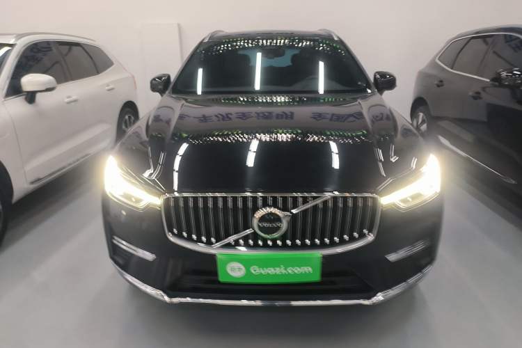 Used Volvo XC60 2024 B5 4x4 Smart Luxury Edition Front