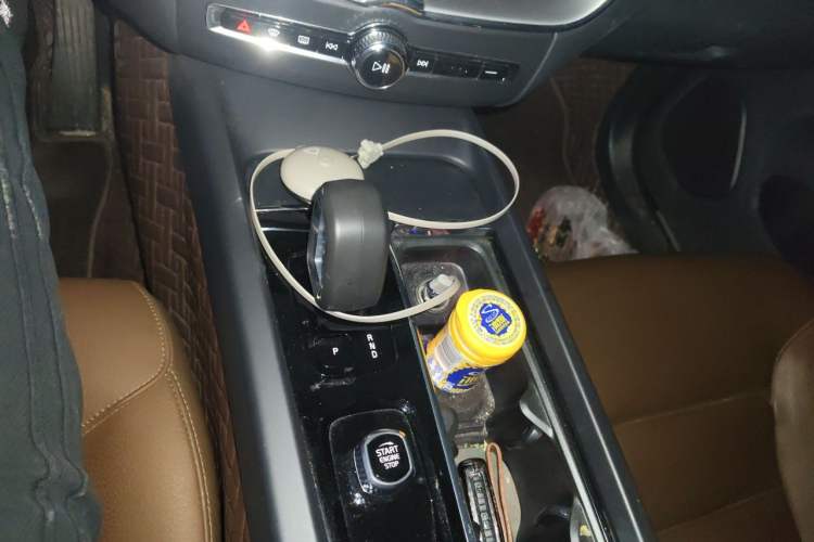 Used Volvo XC60 2024 B5 4x4 Smart Luxury Edition Gear Lever