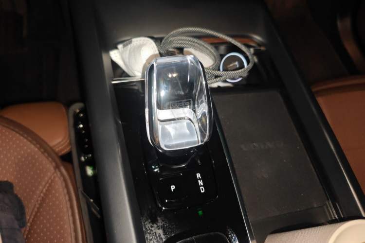 Used Volvo XC60 2024 B5 4x4 Smart Luxury Edition Gear Lever