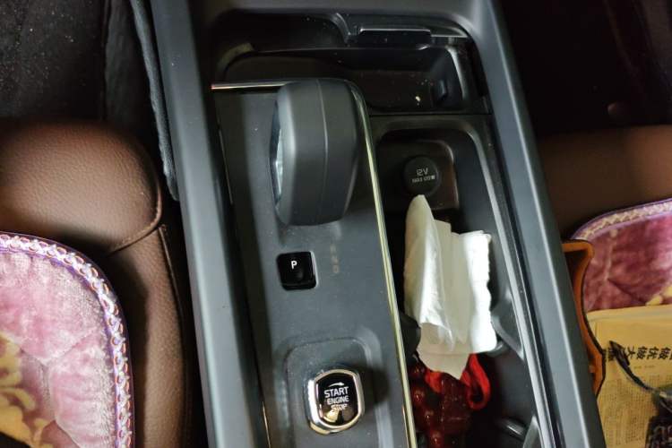 Used Volvo XC60 2024 B5 4x4 Smart Luxury Edition Gear Lever