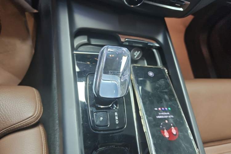 Used Volvo XC60 2024 B5 4x4 Smart Luxury Edition Gear Lever