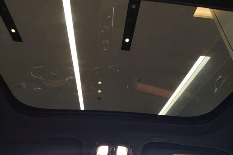 Used Volvo XC60 2024 B5 4x4 Smart Luxury Edition Headliner