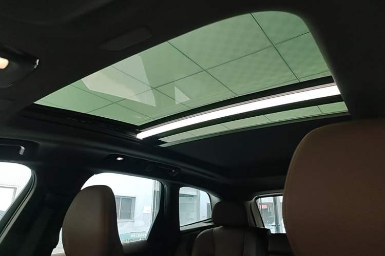 Used Volvo XC60 2024 B5 4x4 Smart Luxury Edition Headliner