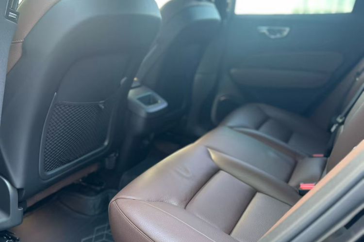 Used Volvo XC60 2024 B5 4x4 Smart Luxury Edition Interior 2