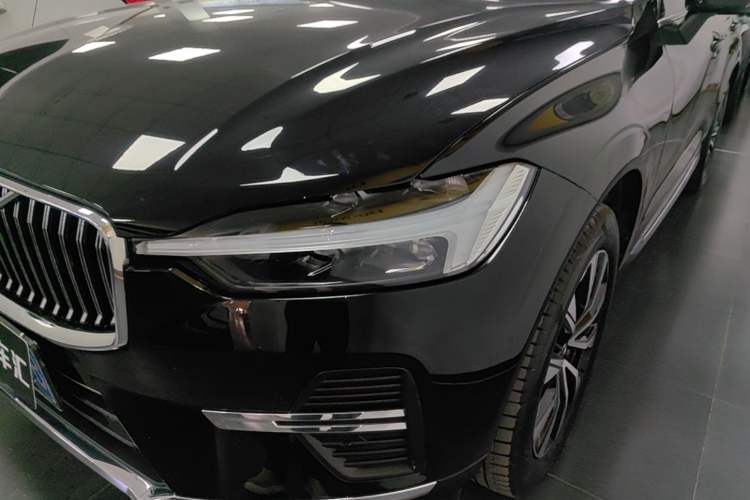 Used Volvo XC60 2024 B5 4x4 Smart Luxury Edition Left Front Headlight