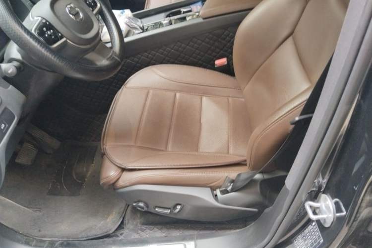 Used Volvo XC60 2024 B5 4x4 Smart Luxury Edition Left Front Seat