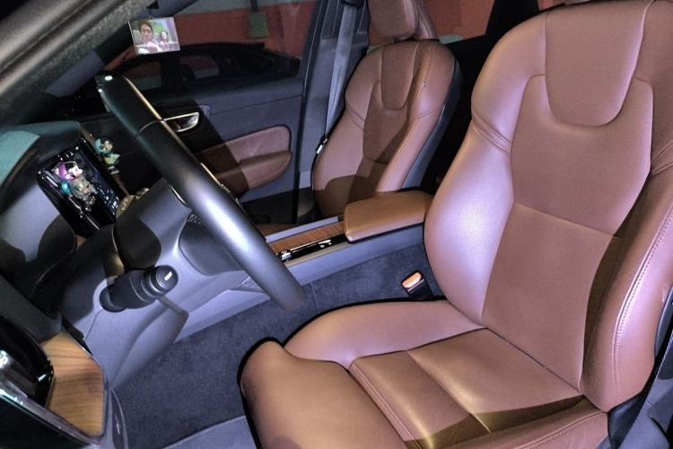 Used Volvo XC60 2024 B5 4x4 Smart Luxury Edition Left Front Seat