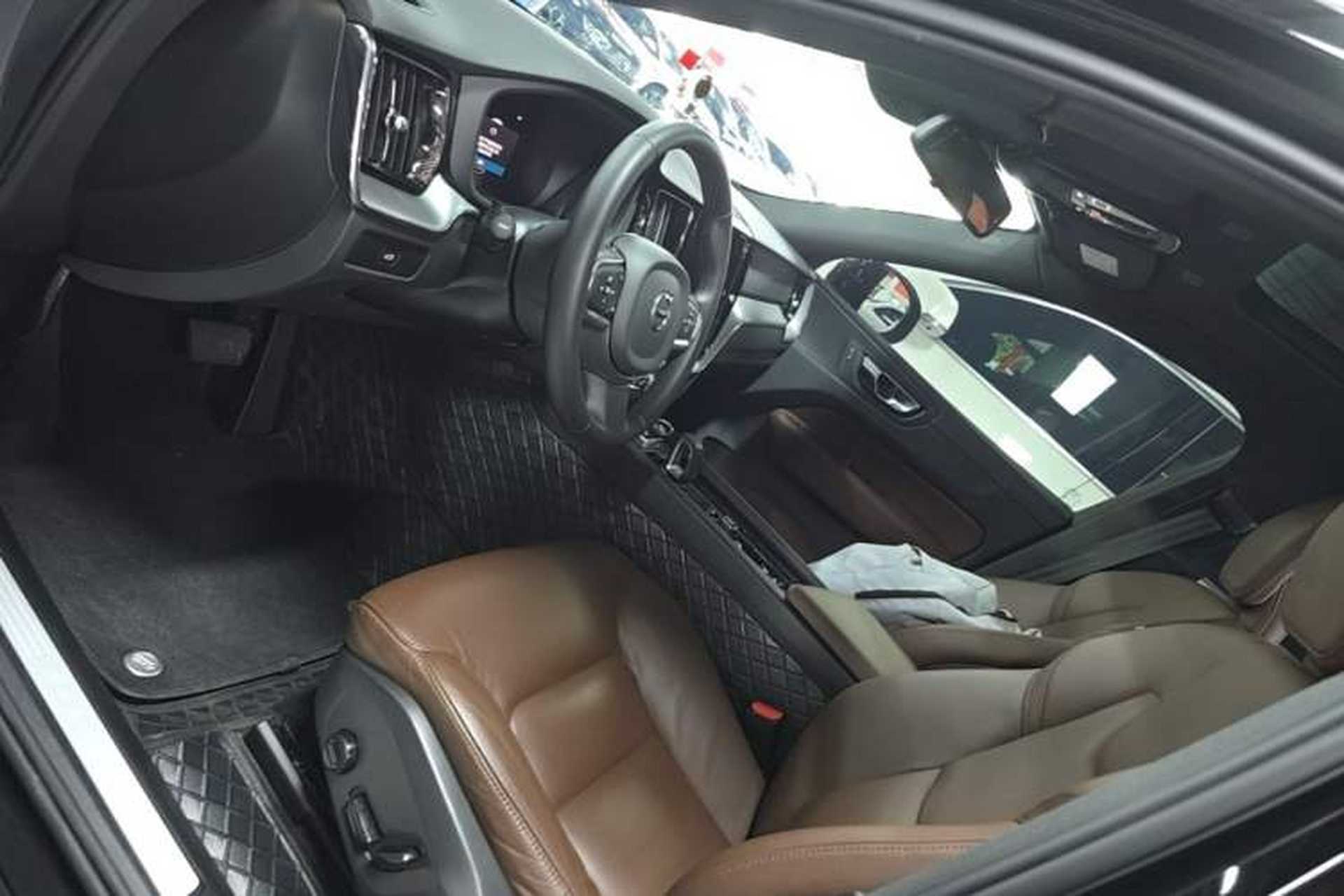 Used Volvo XC60 2024 B5 4x4 Smart Luxury Edition Left Front Seat