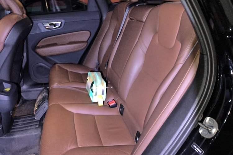 Used Volvo XC60 2024 B5 4x4 Smart Luxury Edition Left Rear Seat