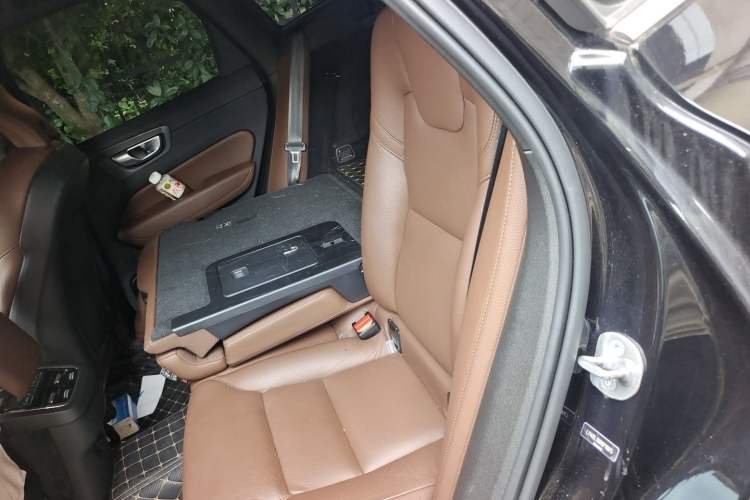 Used Volvo XC60 2024 B5 4x4 Smart Luxury Edition Left Rear Seat