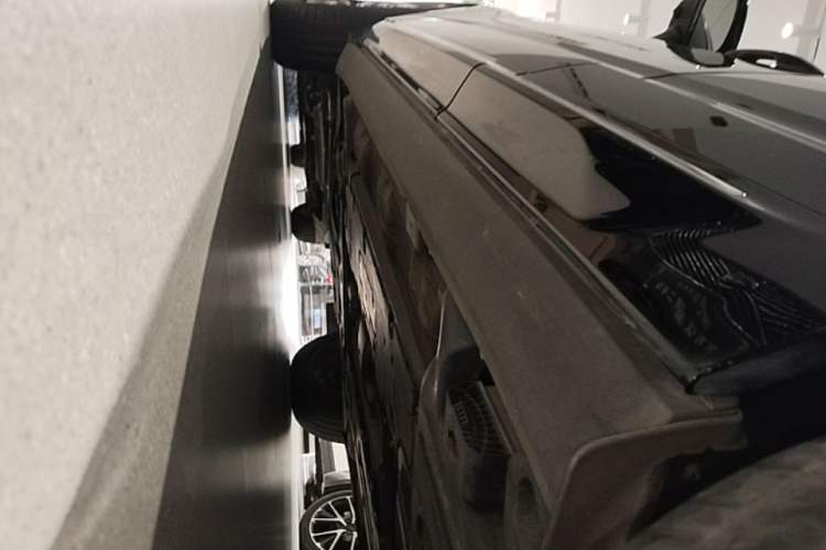 Used Volvo XC60 2024 B5 4x4 Smart Luxury Edition Left Side Sill