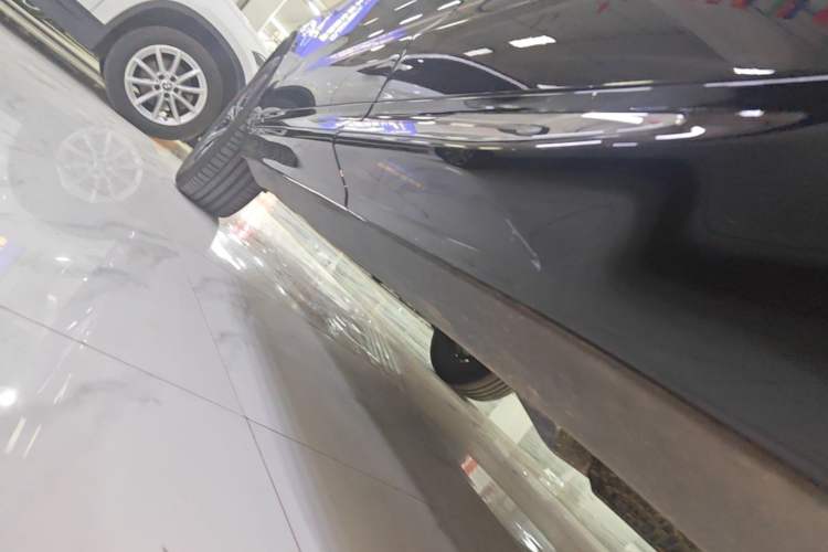 Used Volvo XC60 2024 B5 4x4 Smart Luxury Edition Left Side Sill