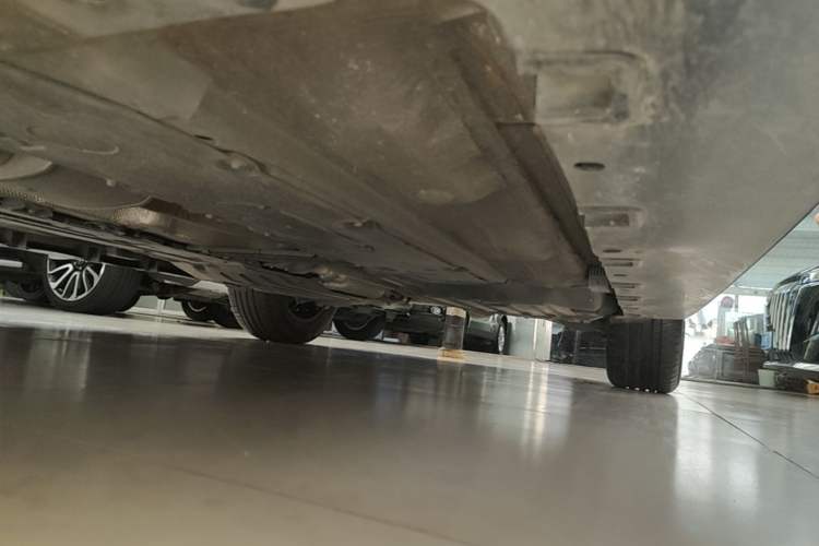 Used Volvo XC60 2024 B5 4x4 Smart Luxury Edition Left Side Sill