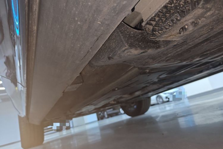 Used Volvo XC60 2024 B5 4x4 Smart Luxury Edition Left Side Sill