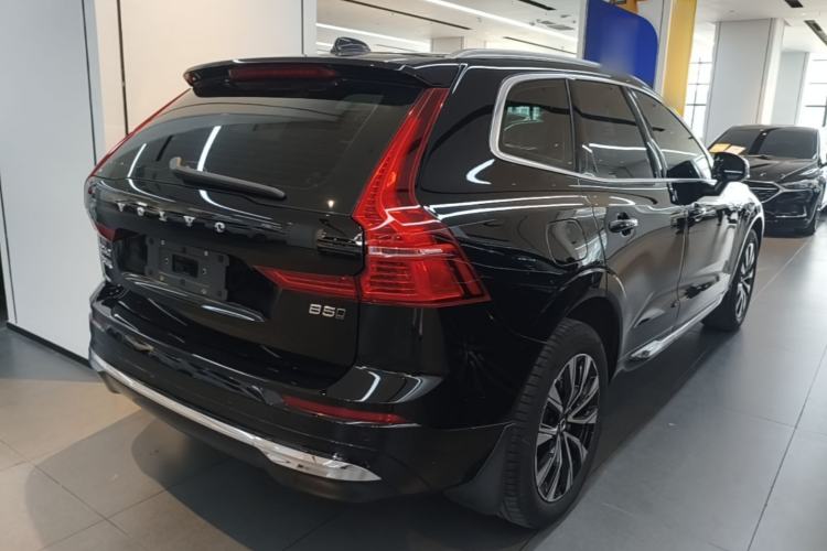 Used Volvo XC60 2024 B5 4x4 Smart Luxury Edition Rear Right 45 Deg