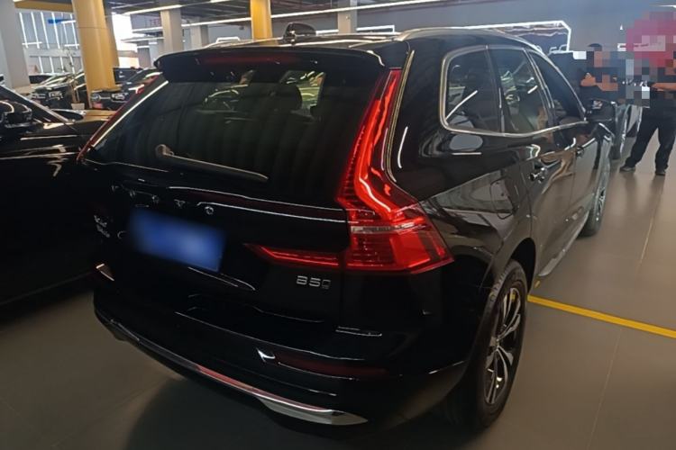 Used Volvo XC60 2024 B5 4x4 Smart Luxury Edition Rear Right 45 Deg