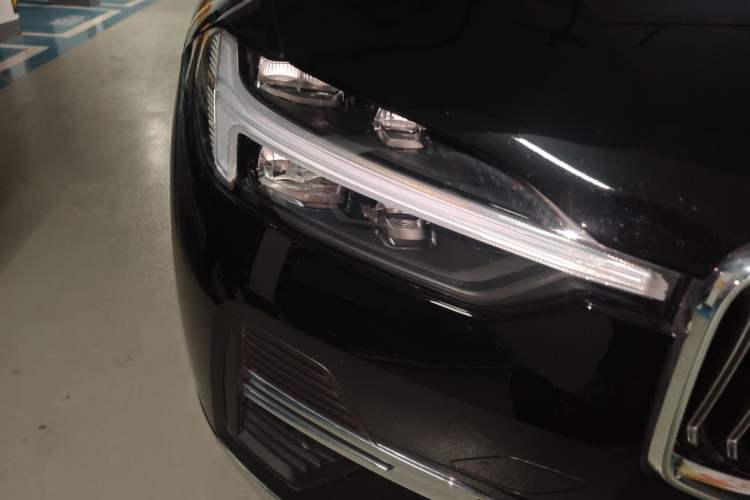 Used Volvo XC60 2024 B5 4x4 Smart Luxury Edition Right Front Headlight