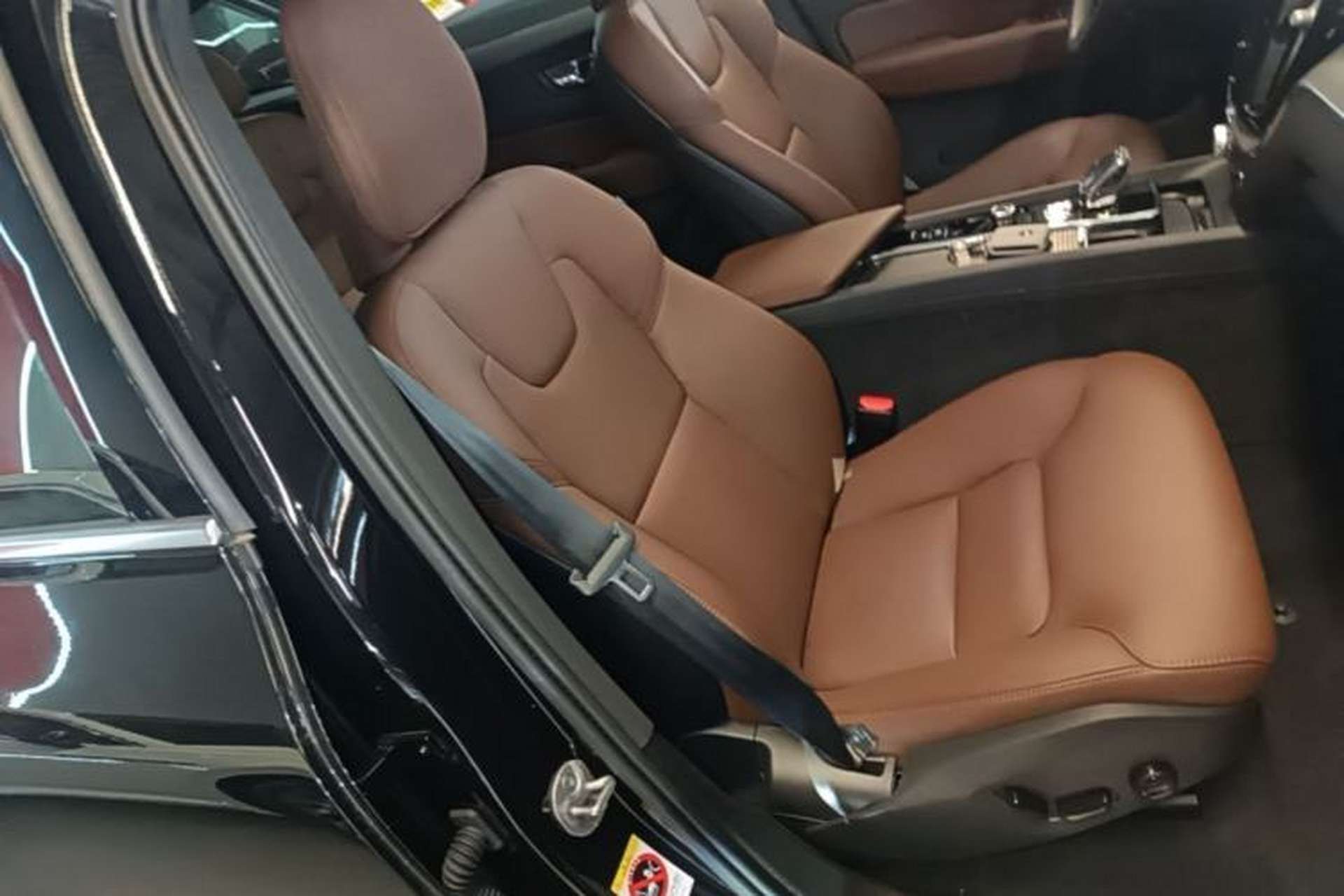 Used Volvo XC60 2024 B5 4x4 Smart Luxury Edition Right Front Seat