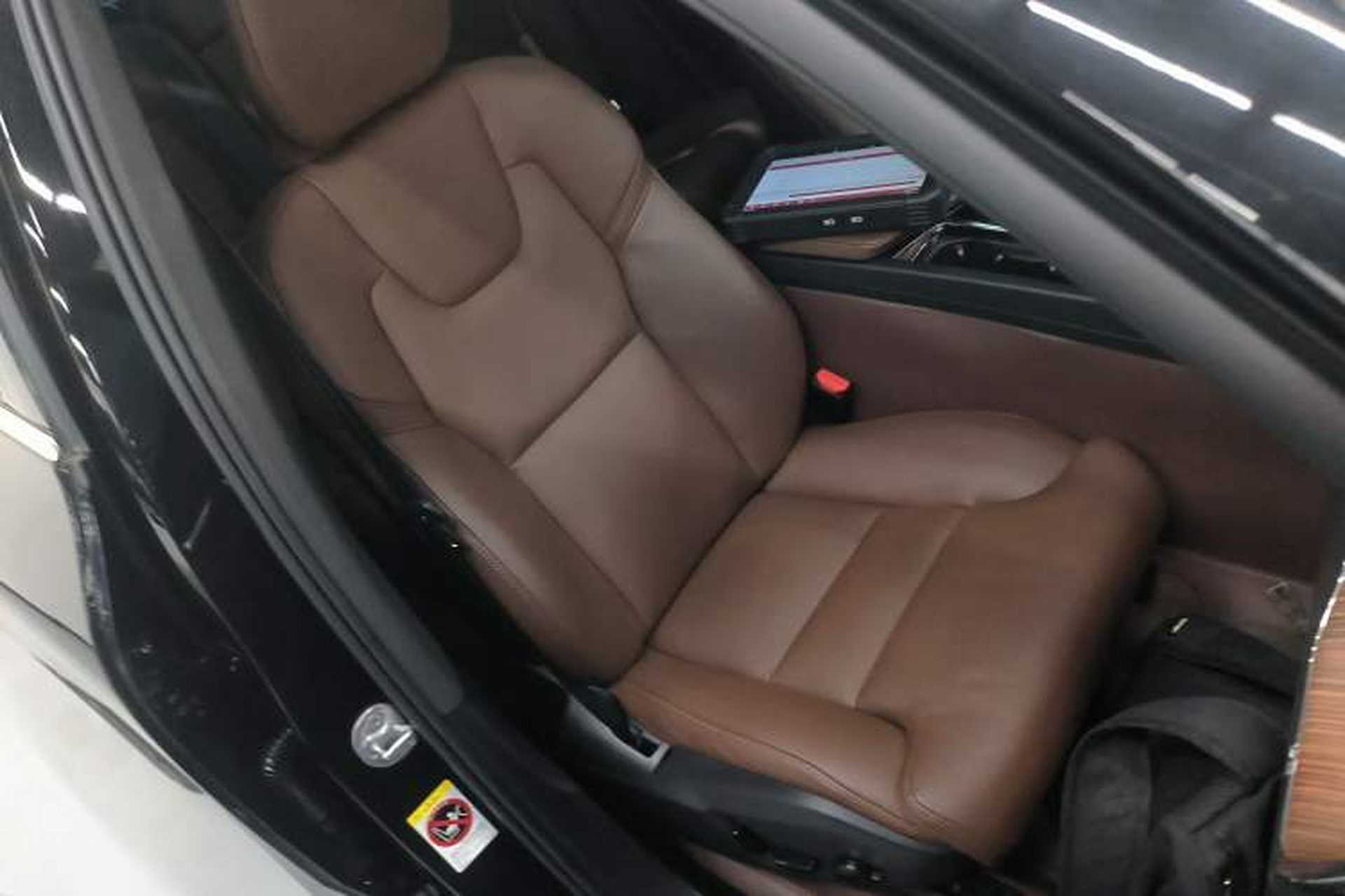 Used Volvo XC60 2024 B5 4x4 Smart Luxury Edition Right Front Seat