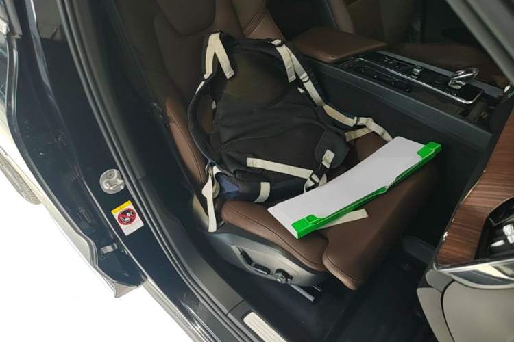 Used Volvo XC60 2024 B5 4x4 Smart Luxury Edition Right Front Seat