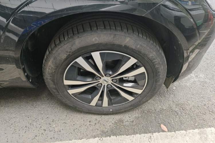 Used Volvo XC60 2024 B5 4x4 Smart Luxury Edition Right Front Wheel Hub