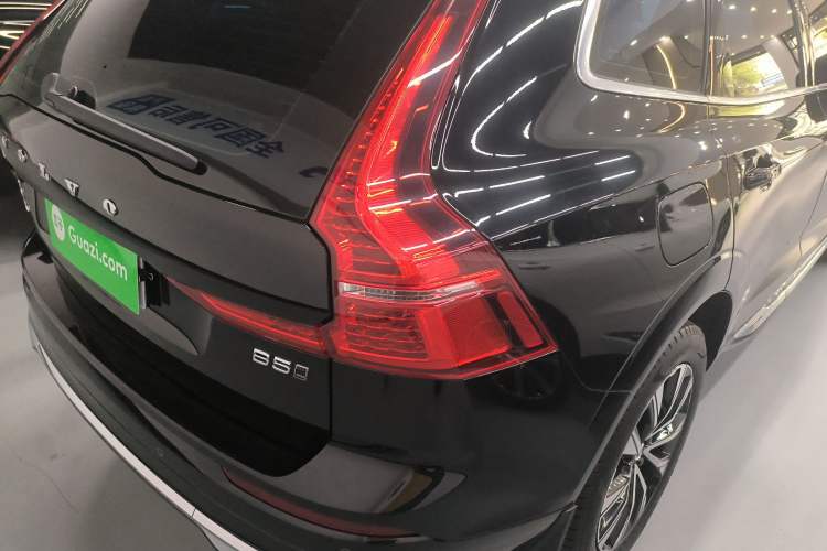 Used Volvo XC60 2024 B5 4x4 Smart Luxury Edition Right Rear Taillight