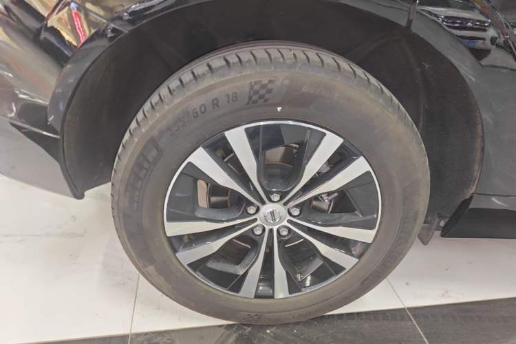 Used Volvo XC60 2024 B5 4x4 Smart Luxury Edition Right Rear Wheel Hub
