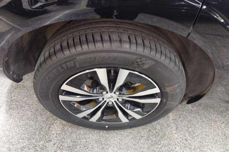 Used Volvo XC60 2024 B5 4x4 Smart Luxury Edition Right Rear Wheel Hub