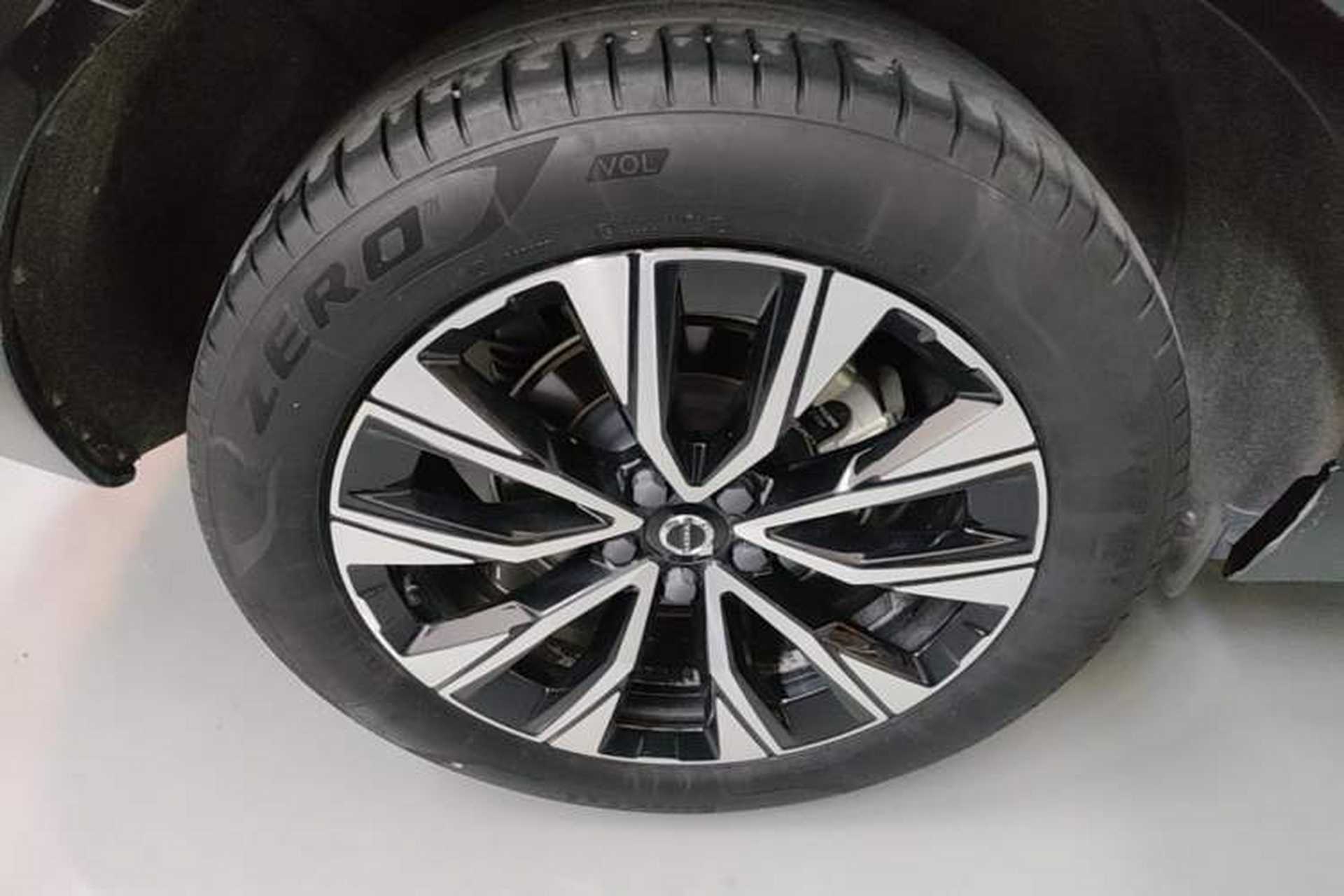 Used Volvo XC60 2024 B5 4x4 Smart Luxury Edition Right Rear Wheel Hub