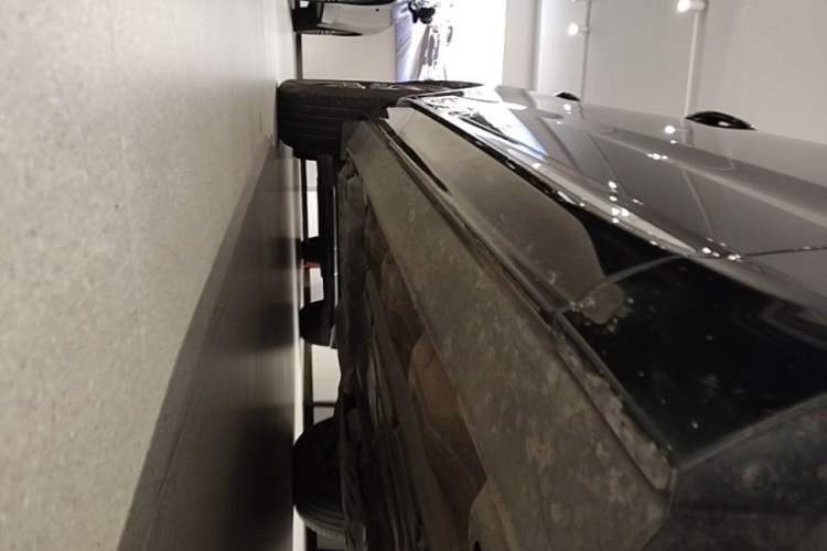 Used Volvo XC60 2024 B5 4x4 Smart Luxury Edition Right Side Sill