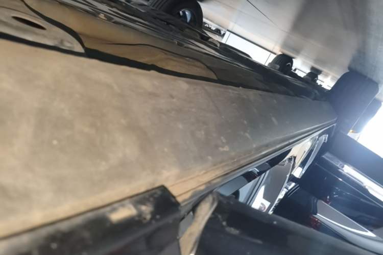 Used Volvo XC60 2024 B5 4x4 Smart Luxury Edition Right Side Sill