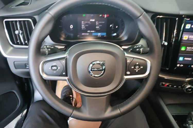 Used Volvo XC60 2024 B5 4x4 Smart Luxury Edition Steering Wheel