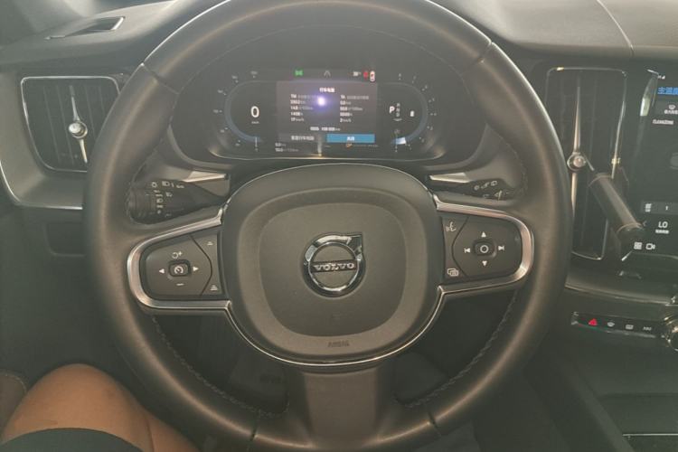 Used Volvo XC60 2024 B5 4x4 Smart Luxury Edition Steering Wheel