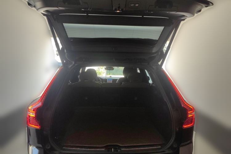 Used Volvo XC60 2024 B5 4x4 Smart Luxury Edition Trunk