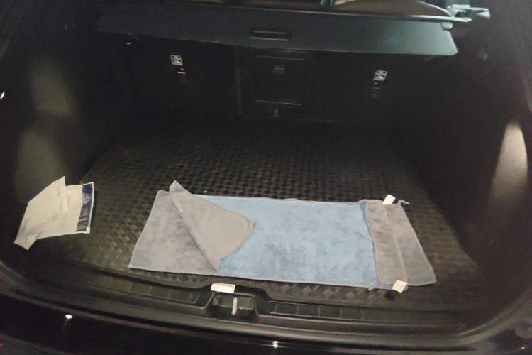 Used Volvo XC60 2024 B5 4x4 Smart Luxury Edition Trunk