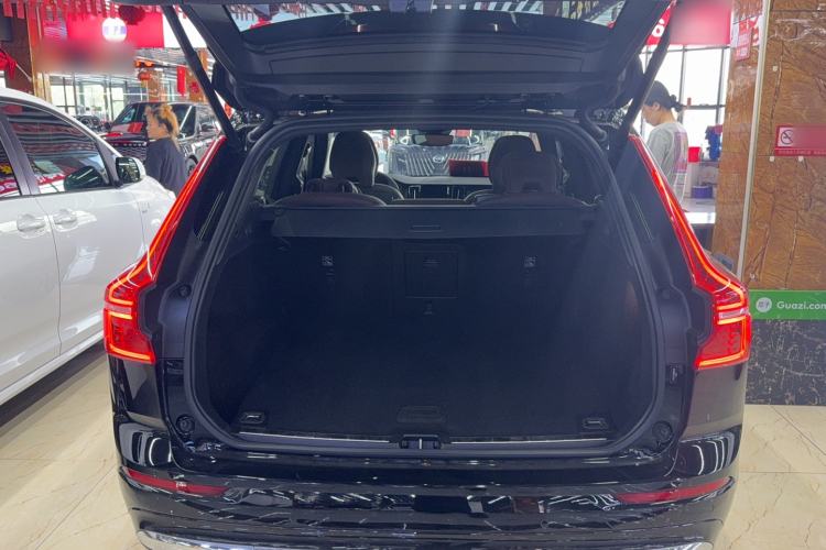 Used Volvo XC60 2024 B5 4x4 Smart Luxury Edition Trunk