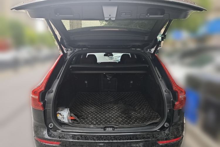 Used Volvo XC60 2024 B5 4x4 Smart Luxury Edition Trunk