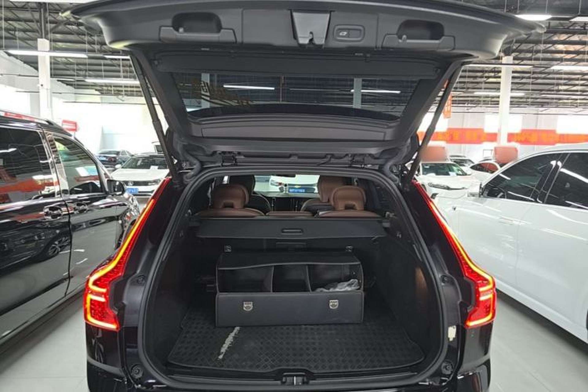 Used Volvo XC60 2024 B5 4x4 Smart Luxury Edition Trunk