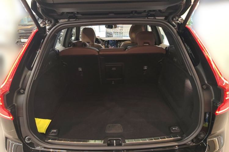 Used Volvo XC60 2024 B5 4x4 Smart Luxury Edition Trunk
