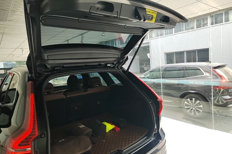 Used Volvo XC60 2024 B5 4x4 Smart Luxury Edition Trunk