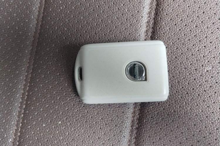 Used Volvo XC60 2024 B5 4x4 Smart Luxury Edition Vehicle Key