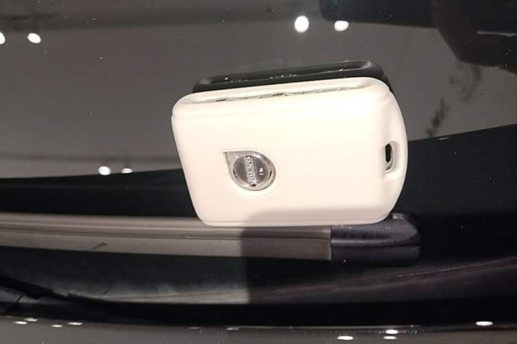 Used Volvo XC60 2024 B5 4x4 Smart Luxury Edition Vehicle Key