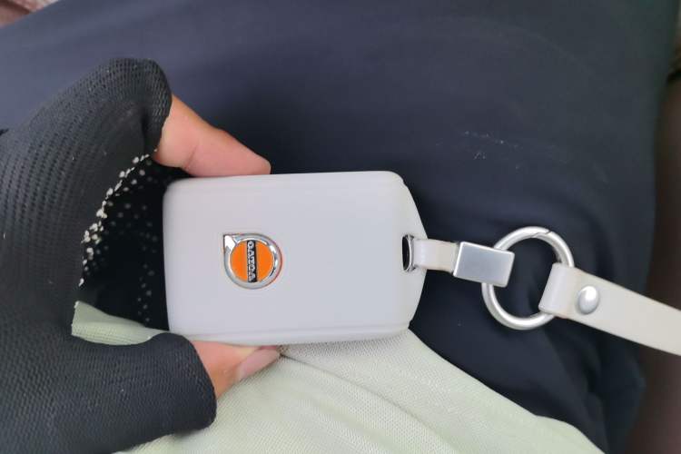 Used Volvo XC60 2024 B5 4x4 Smart Luxury Edition Vehicle Key