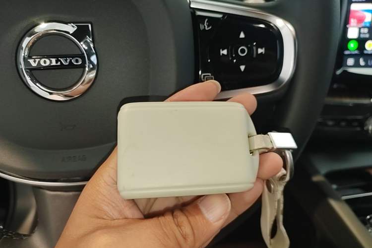 Used Volvo XC60 2024 B5 4x4 Smart Luxury Edition Vehicle Key